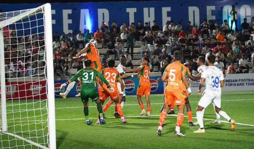 શ્રીનિધિ ડેક્કન એફસી ડેમ્પો એસસીને 3-1થી હરાવી IFL ટેબલમાં ટોચ પર છે श्रीनिधि डेक्कन FC ने डेम्पो SC को 3-1 से हराकर IFL टेबल में टॉप किया