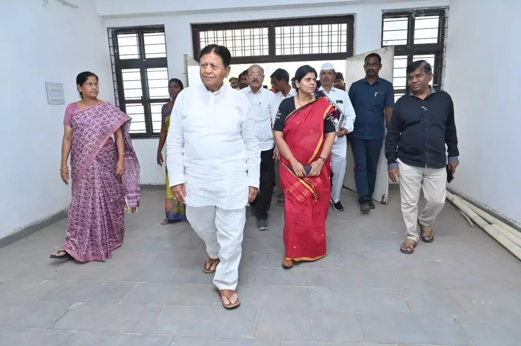 Telangana: सुदर्शन रेड्डी ने पॉलिटेक्निक कॉलेजों के बेहतर इस्तेमाल का आग्रह...