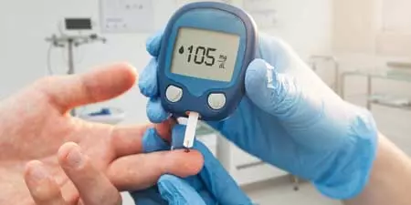 શુગર લેવલ માત્ર ખાવાની આદતોને કારણે જ નહીં પરંતુ આ કારણોથી પણ વધી શકે છે सिर्फ खाने-पीने की आदत नहीं, इन कारणों से भी बढ़ सकता है शुगर लेवल