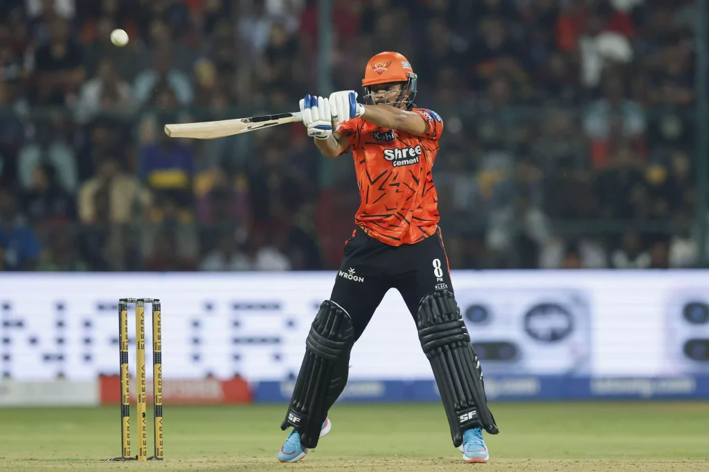 IPL 2026: सनराइजर्स हैदराबाद ने RCB को दिया 202 रनों का लक्ष्य