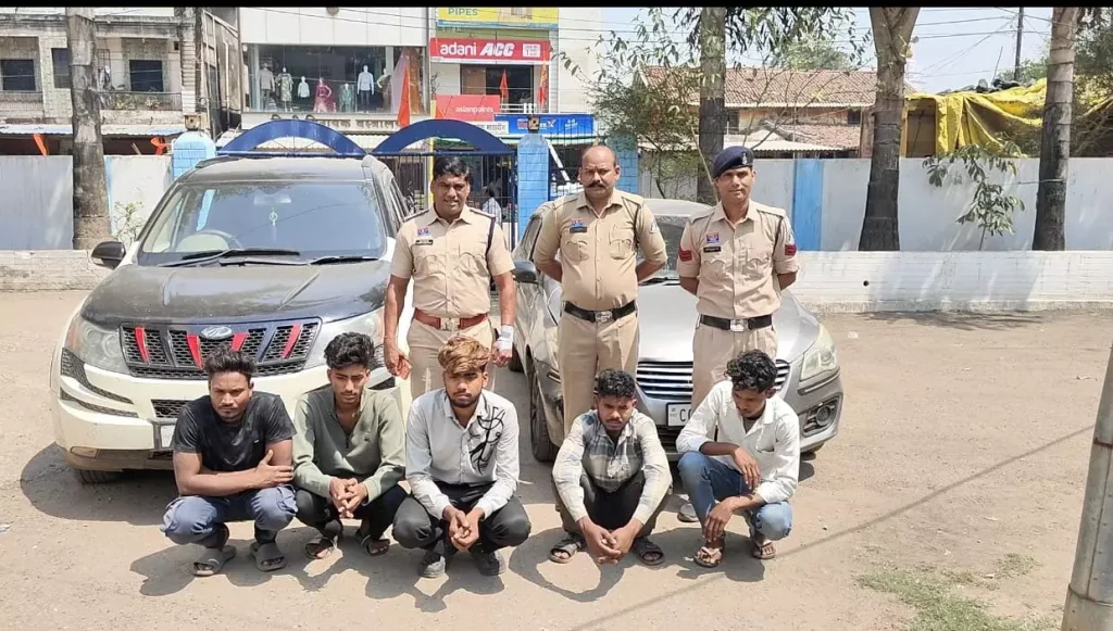 बैंक लूट की साजिश का बड़ा खुलासा, पुलिस के हाथ आये शातिर गिरोह के 6 सदस्य,...