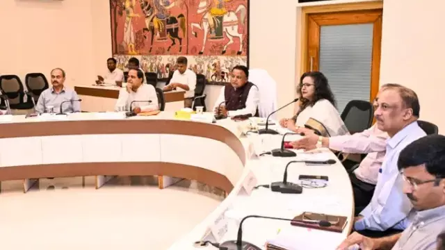 ઓડિશામાં LPG બ્લેક માર્કેટિંગ પર 24×7 કાર્યવાહી ओडिशा में LPG कालाबाजारी पर 24×7 कार्रवाई