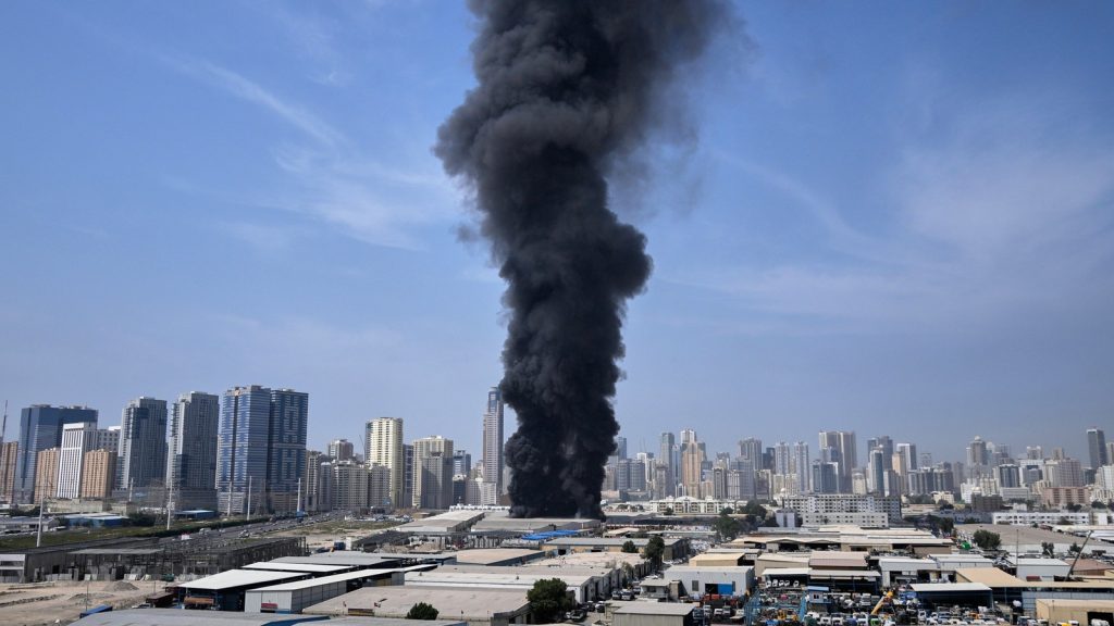 અમેરિકન સૈનિકો છુપાયા… ઈરાનની ચેતવણી બાદ દુબઈ એરપોર્ટ પર ગભરાટ, ડ્રોન… अमेरिकी सैनिक छिपे हैं… ईरान की चेतावनी के बाद दहला दुबई एयरपोर्ट, ड्रोन...