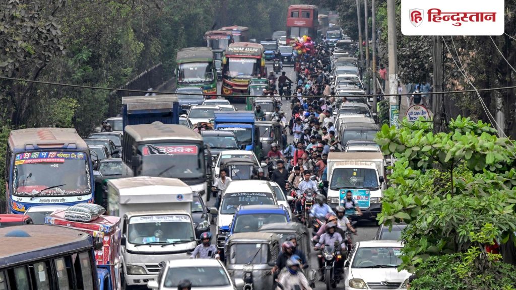 बांग्लादेश में तेल की भारी कमी से हाहाकार, मदद को आगे आया भारत; भेजेगा 180000 टन...
