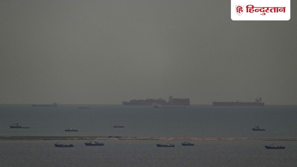 मिडिल ईस्ट तनाव के बीच ईरान के सटे तट से गुजरे 7 जहाज, भारत और पाकिस्तान के...