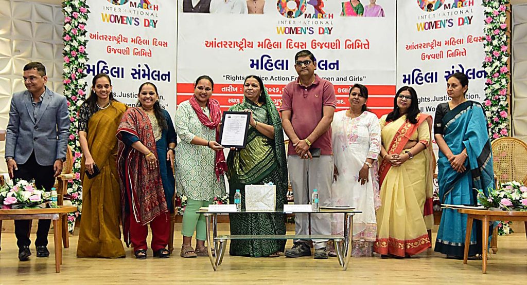 શિક્ષિત અને આત્મનિર્ભર મહિલા સશક્ત સમાજનું અનિવાર્ય અંગ: જિલ્લા પંચાયત… શિક્ષિત અને આત્મનિર્ભર મહિલા સશક્ત સમાજનું અનિવાર્ય અંગ: જિલ્લા પંચાયત...