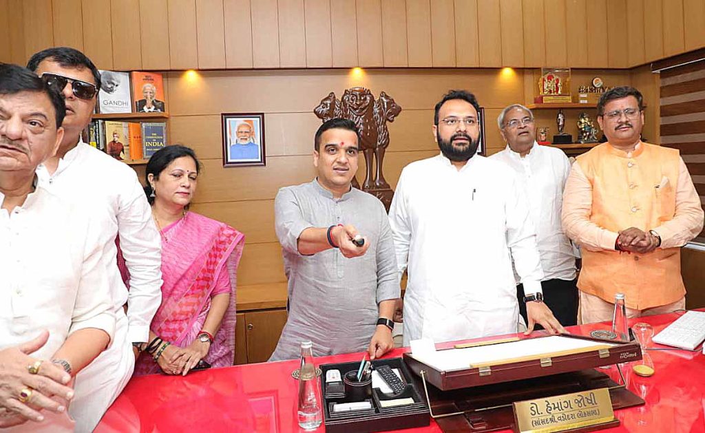 નાગરિકોને હવે મોબાઈલથી મળશે સાંસદ કાર્યાલયની સેવાઓ: વડોદરામાં “MP ઓફિસ...