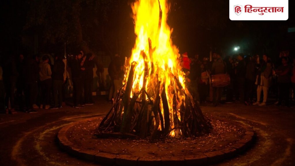 Holi 2026: घर के कलह-क्लेश से हो गए हैं परेशान, तो छुटकारा पाने के लिए ऐसे करें...