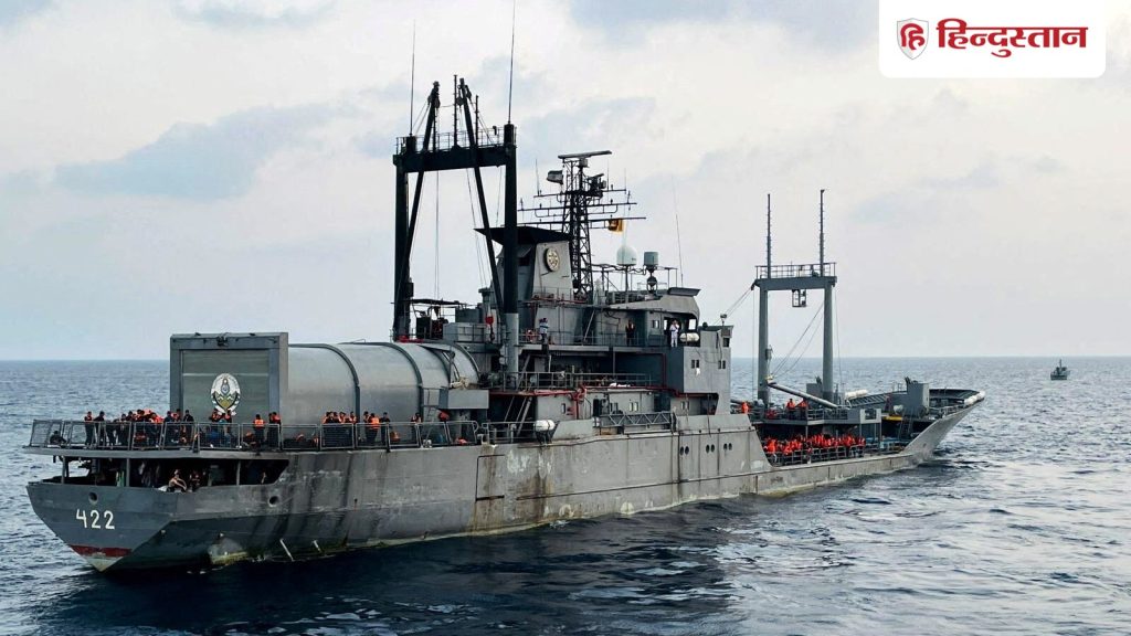 સંકટ વચ્ચે ભારતે શ્રીલંકાને 38000 મેટ્રિક ટન પેટ્રોલ અને ડીઝલ આપ્યું, વિપક્ષ… संकट के बीच भारत ने श्रीलंका को दिया 38000 मीट्रिक टन पेट्रोल-डीजल, विपक्ष ने...