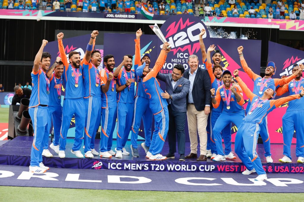 ટી-૨૦ વર્લ્ડ ચેમ્પિયન ટીમ ઈન્ડિયા પર કરોડોનો વરસાદ