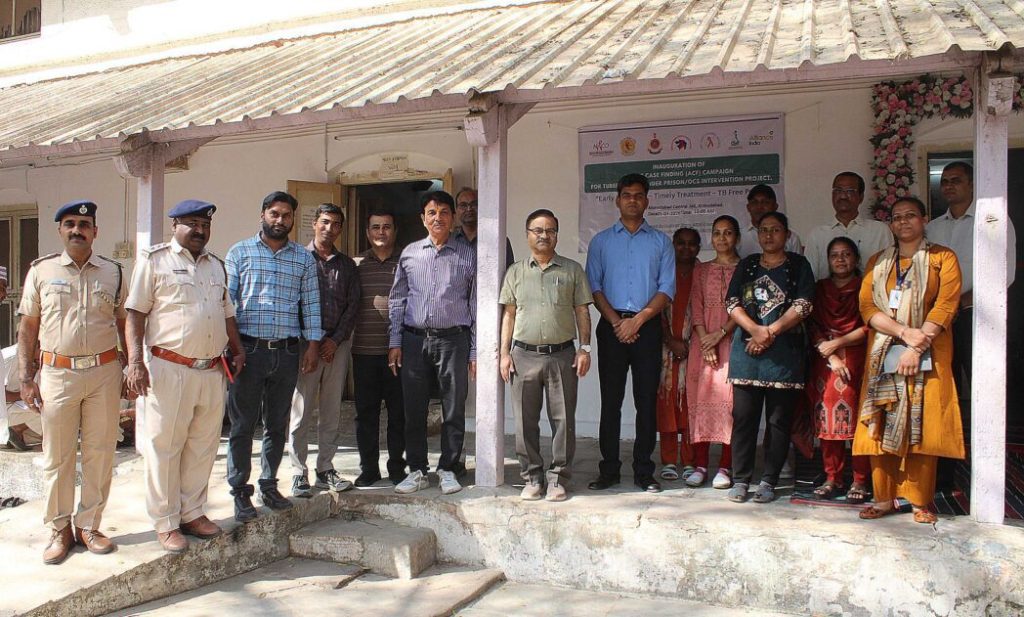 રાજ્યની તમામ જેલોમાં રહેલા 20 હજાર બંદિવાનોનું હેન્ડ હેલ્ડ એક્સ-રે મશીન...