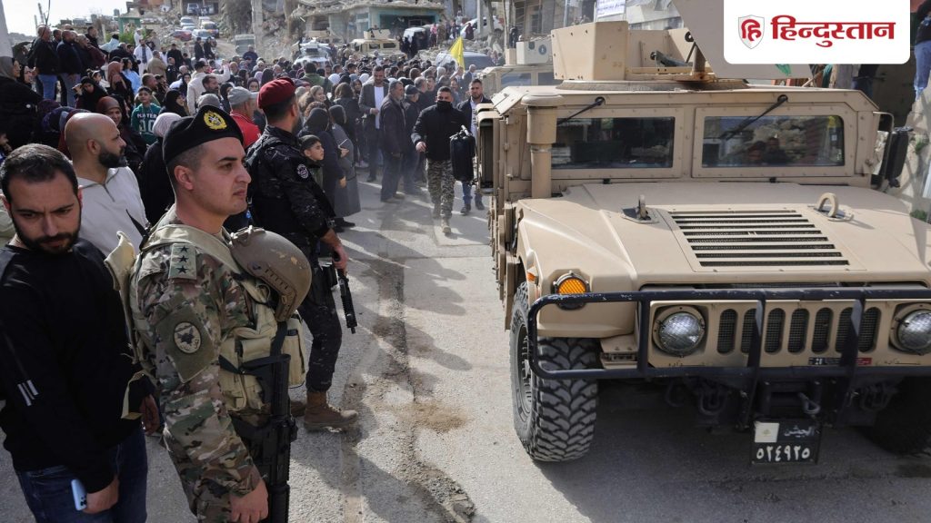 મધ્ય પૂર્વમાં ચાલી રહેલા તણાવ વચ્ચે લેબનીઝ સૈન્ય ઇઝરાયેલી સરહદ પરથી પીછેહઠ કરી રહ્યું છે… लेबनानी सेना इजरायल बॉर्डर से पीछे हटी, मिडिल ईस्ट में जारी तनाव के बीच...