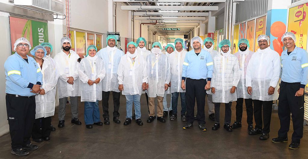 ભારતમાં મેગીનાં 50 વર્ષ પુરાઃ ૨૦૨૧માં શરૂ થયેલી સાણંદની ફેકટરી 700 લોકોને… ભારતમાં મેગીનાં 50 વર્ષ પુરાઃ ૨૦૨૧માં શરૂ થયેલી સાણંદની ફેકટરી 700 લોકોને...