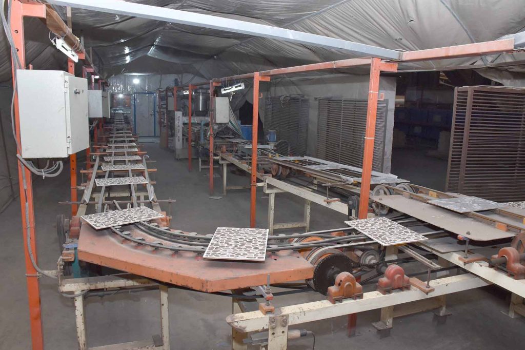 ઈરાન યુદ્ધની અસર: મોરબીના સિરામિક ઉદ્યોગને પ્રોપેન ગેસનો સપ્લાય ઠપ