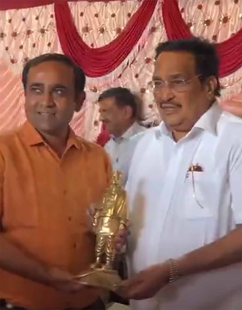 કોંગ્રેસમાંથી સસ્પન્ડેડ નિલેશ કુંભાણીએ સીઆર પાટીલ સાથે શું વાતચીત કરી?