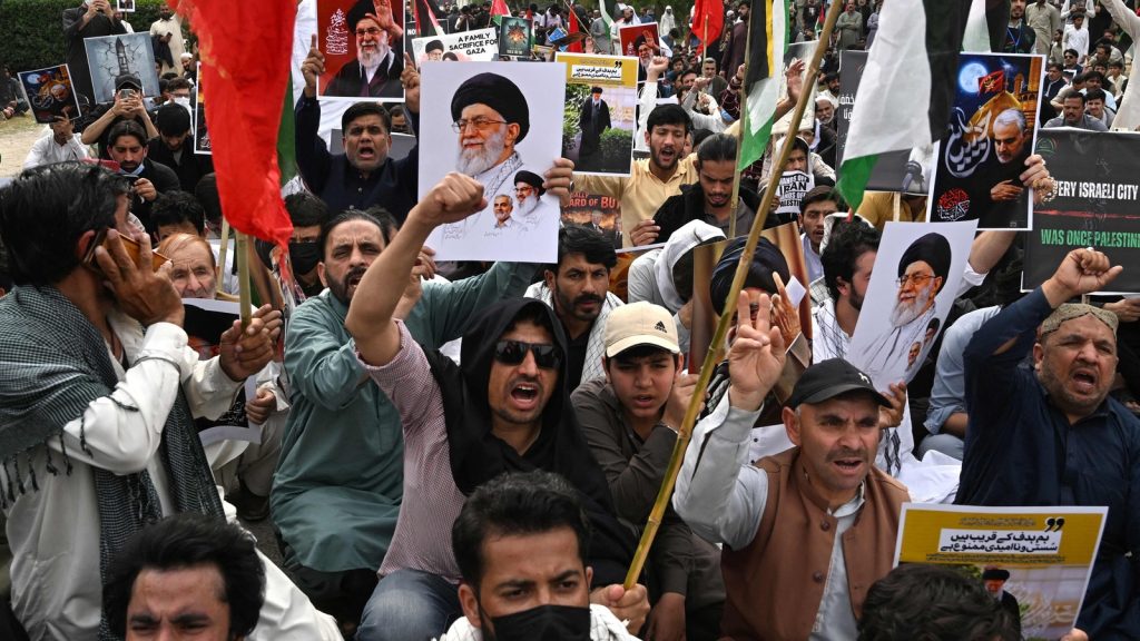 पाकिस्तान में शियाओं की रैली से टेंशन में अमेरिका, दूतावास ने जारी किया...