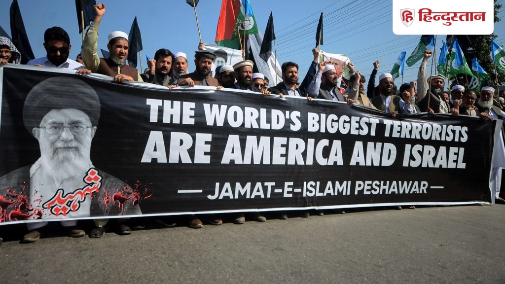 पाकिस्तान में 24 मौतों के बाद हड़कंप, ईरान समर्थक रैलियों के बीच सेना तैनात; 3...