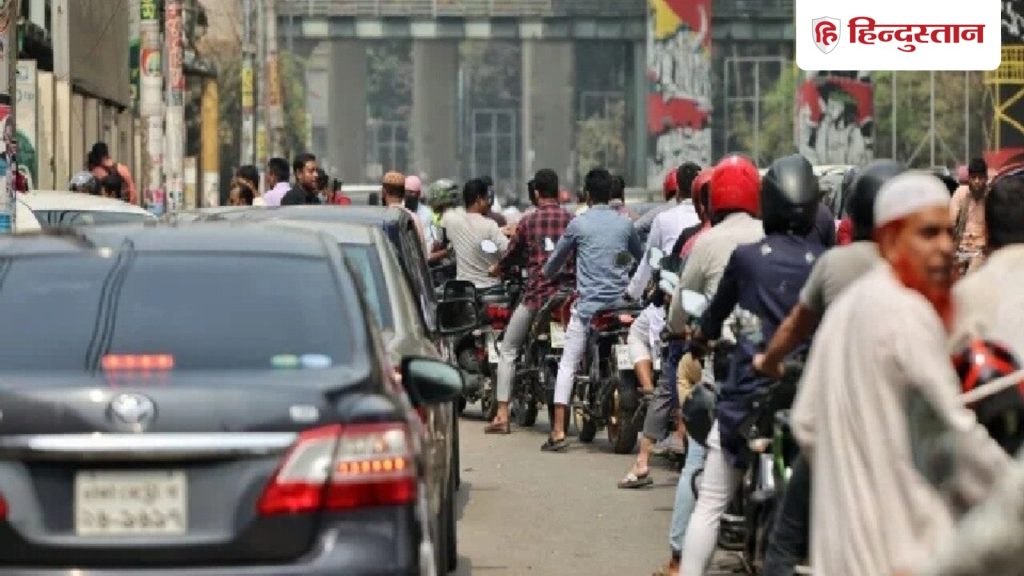बाइक 2 लीटर, कार 10; बसें अधिकतम 80L, ईरान जंग के बीच पड़ोसी देश में तेल पर कोहराम;...