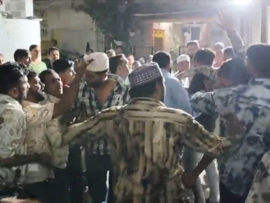 રાજકોટમાં હોલિકા દહન વખતે બે જૂથના યુવકો વચ્ચે ઘર્ષણ સર્જાયું