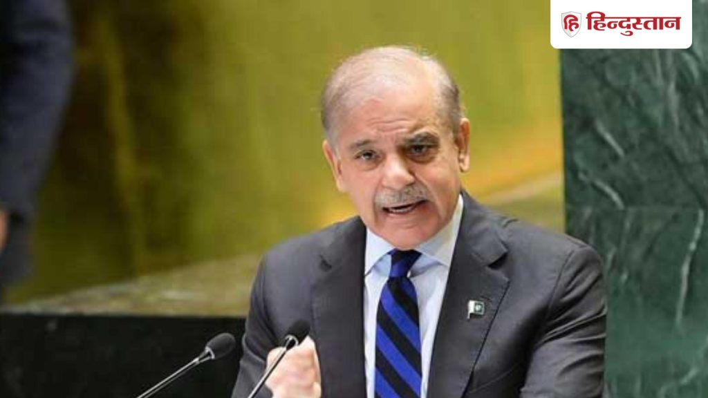 पाकिस्तान में गहराया तेल संकट, स्कूल-दफ्तर बंद करने के आदेश; तेल भत्ते में...