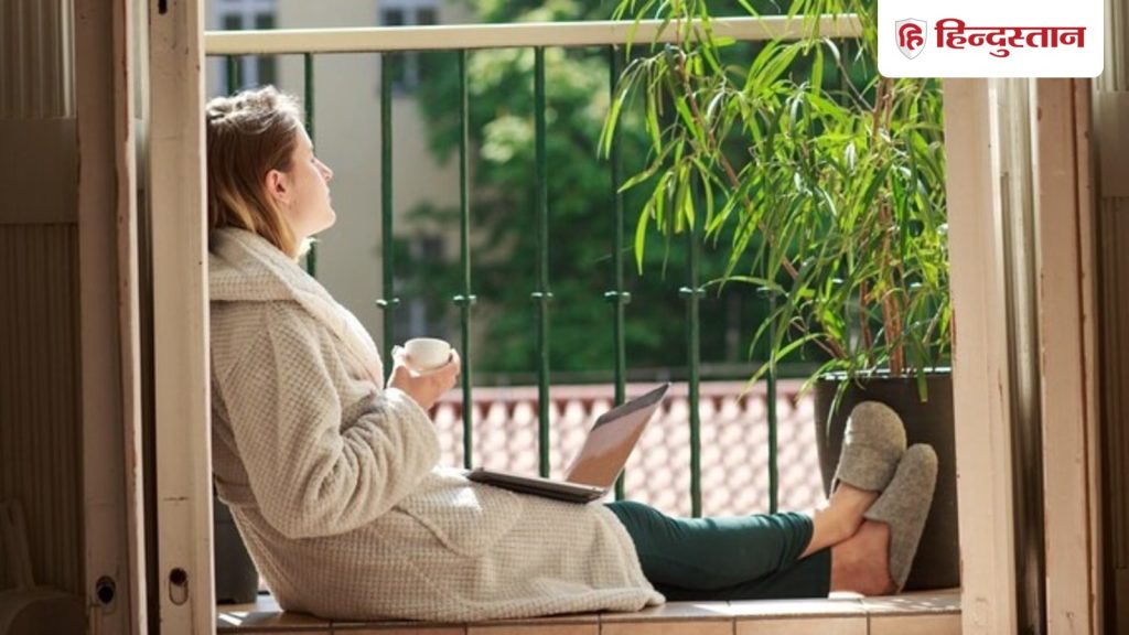 Vastu Shastra: घर की बालकनी बनाने से लेकर उसे सजाने के लिए इन 5 नियमों का रखें विशेष...