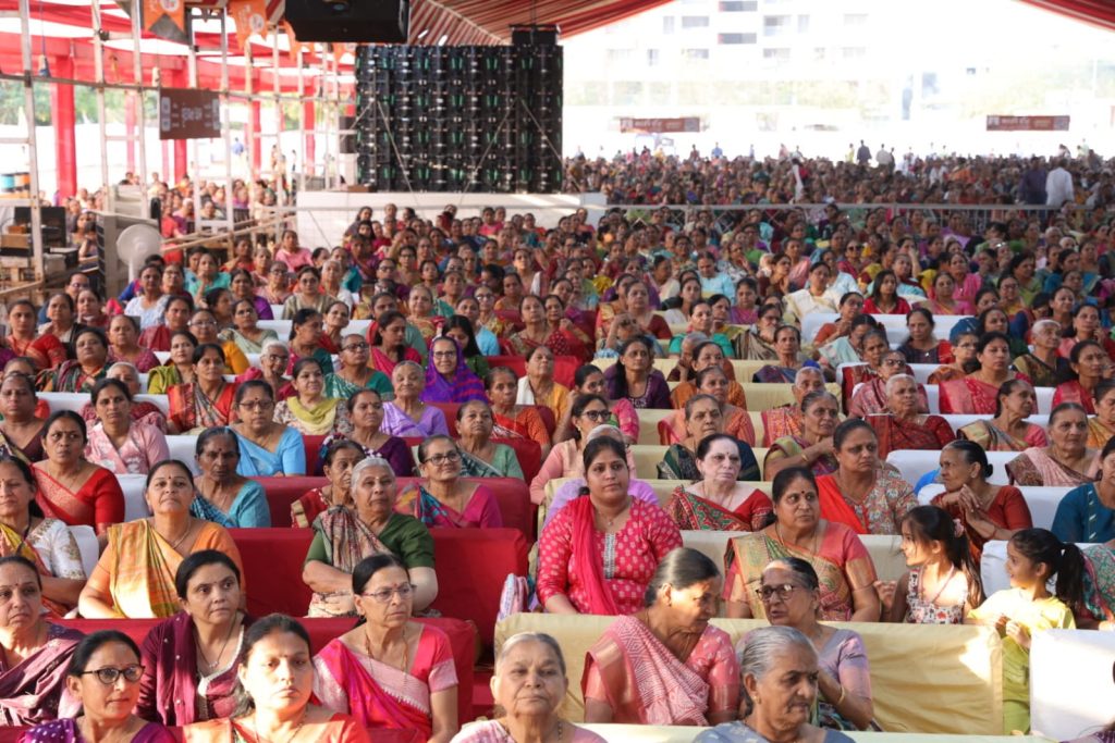 વિશ્વ ઉમિયાધામ શ્રીમદ્ ભાગવત જ્ઞાનયજ્ઞમાં રાજેન્દ્ર પ્રસાદ શાસ્ત્રીજીએ...