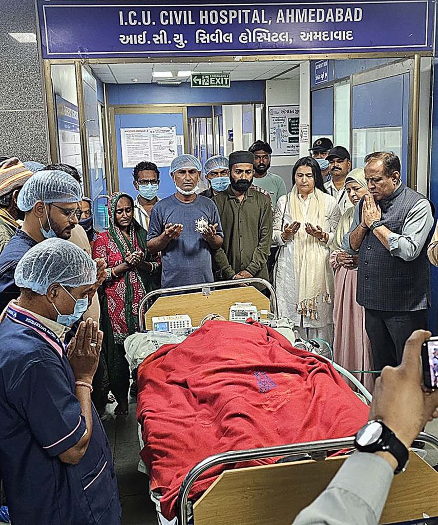 રમજાનની ઈબાદત અંગદાનમાં ફેરવાઈ: જેબુનબેનના પરિવારે શોક વચ્ચે પણ… રમજાનની ઈબાદત અંગદાનમાં ફેરવાઈ: જેબુનબેનના પરિવારે શોક વચ્ચે પણ...