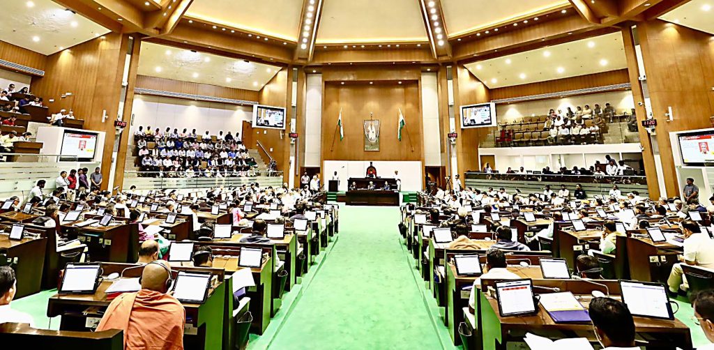 અશાંતધારા અધિનિયમમાં સુધારા સૂચવતું વિધેયક વિધાનસભા ગૃહમાં પસાર