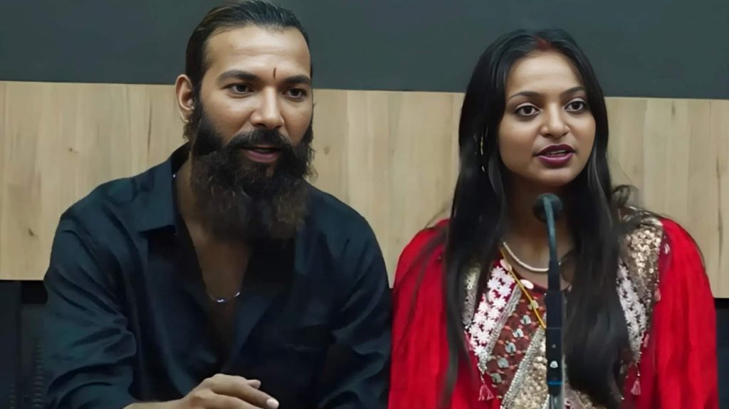 मोनालिसा के कदम से सदमे में निर्देशक सनोज मिश्रा, 10 करोड़ का कर्ज और बदनामी अलग