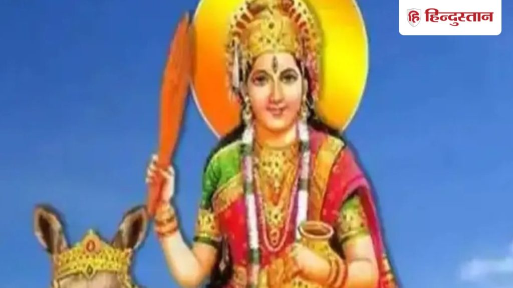 Sheetala Ashtami vrat Katha: कल है शीतला अष्टमी व्रत, माता शीतला को लगता है ठंडे खाने का भोग,...