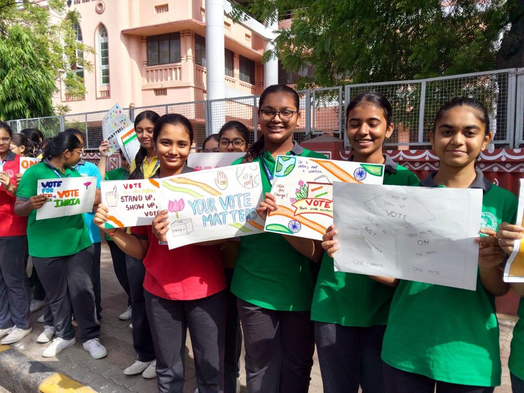 ‘સ્વેપ’ અભિયાન હેઠળ અમદાવાદના વિદ્યાર્થીઓએ જગાવી મતદાનની જ્યોત