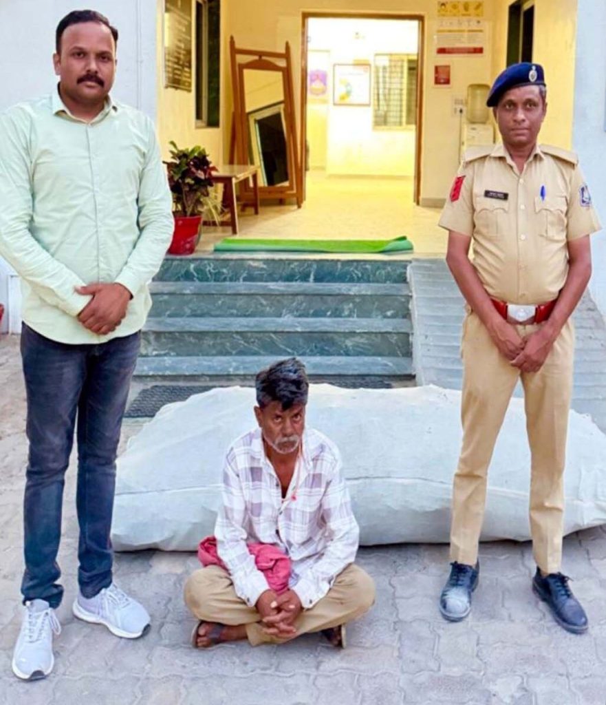 વડાલી પોલીસે ૪૦ કિલો ગાંજા સાથે એક આરોપીને પકડયો