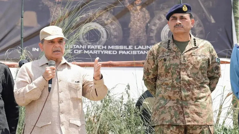 ‘મુનીર પાકિસ્તાનનો હીરો’, શાહબાઝ અમેરિકા-ઈરાન યુદ્ધવિરામ પર ખુશીથી કૂદવા લાગ્યા… Shahbaz Sharif praised Munir on US-Iran ceasefire