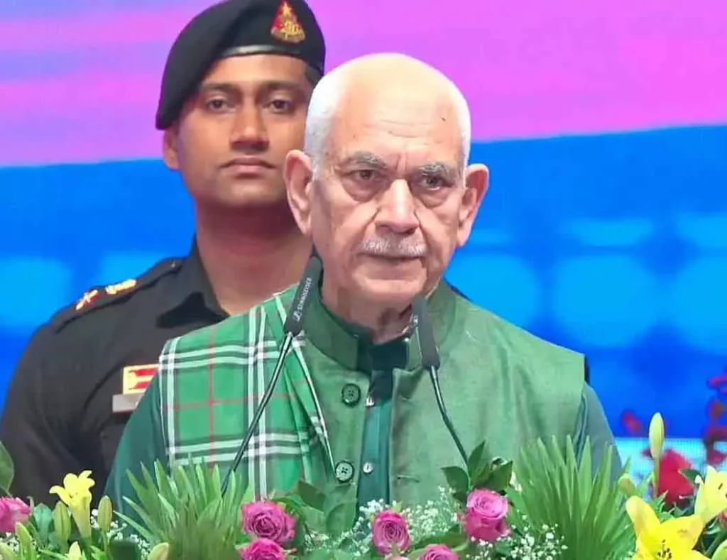 Jammu एलजी ने सीमावर्ती गांवों की तारीफ की, डेवलपमेंट और खुशहाली का वादा किया