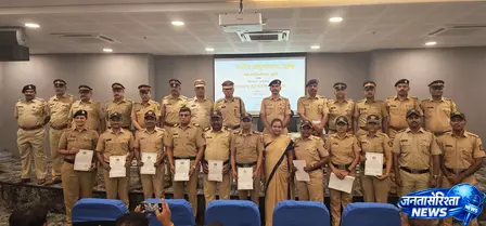 મુંબઈ પોલીસે 1,541 ચોરાયેલા અને ખોવાયેલા મોબાઈલ ફોન પાછા મેળવ્યા છે मुंबई पुलिस ने 1,541 से ज्यादा चोरी और गुम हुए मोबाइल फोन बरामद किए