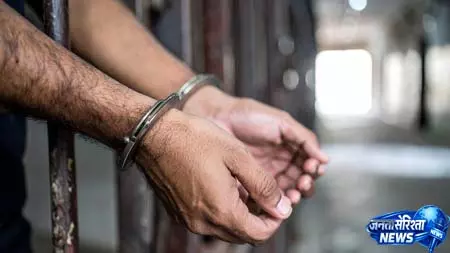 ચૂંટણી પહેલા મોટી કાર્યવાહીઃ 37.97 લાખની રોકડ જપ્ત, વ્યક્તિ કસ્ટડીમાં चुनाव से पहले बड़ी कार्रवाई: 37.97 लाख रुपए की नकदी जब्त, हिरासत में व्यक्ति