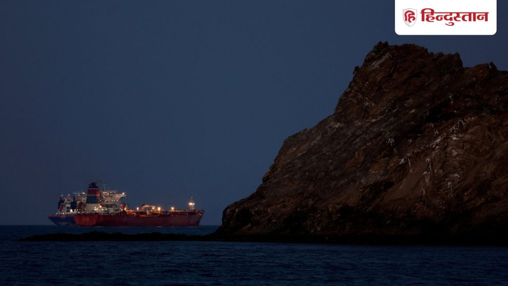 ઈરાન પ્રયત્ન કરવા છતાં પણ હોર્મુઝની સ્ટ્રેટ ખોલવામાં સક્ષમ નથી? લેન્ડમાઈન બિછાવીને… चाहकर भी स्ट्रेट ऑफ होर्मुज नहीं खोल पा रहा ईरान? बारूदी सुरंगें बिछाकर...