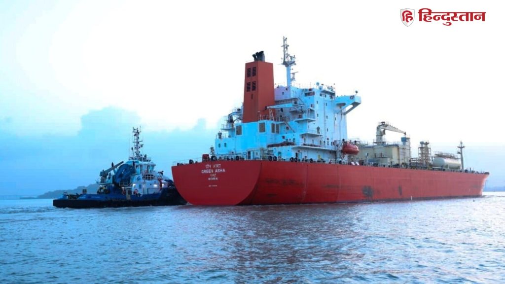 સારા સમાચાર: અન્ય ભારતીય એલપીજી ટેન્કર હોર્મુઝને પાર કરે છે, યુદ્ધવિરામ પછી પ્રથમ જહાજ खुशखबरी: भारत के एक और LPG टैंकर ने पार किया होर्मुज, सीजफायर के बाद पहला जहाज