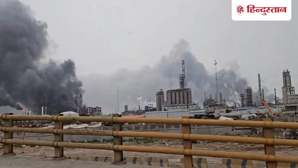 अमेरिकी-इजरायली हमलों के बाद ईरान का बड़ा फैसला, पेट्रोकेमिकल निर्यात पर...