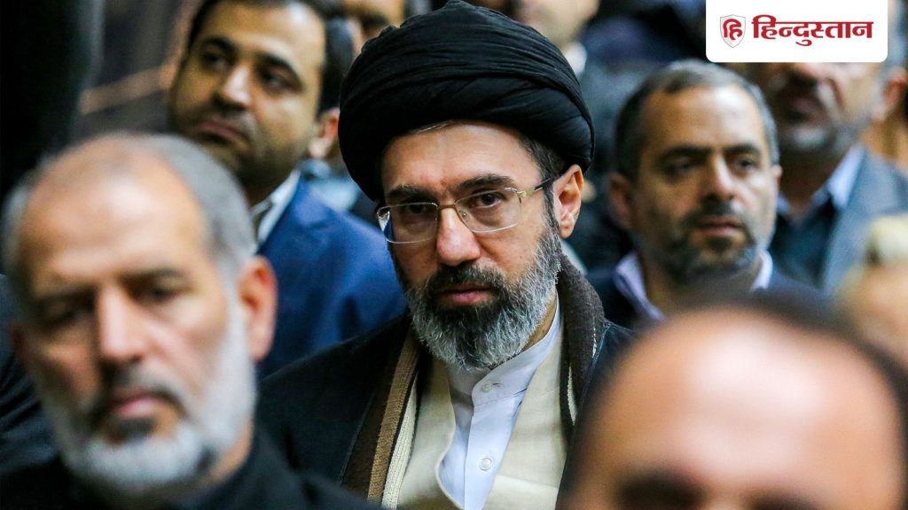 हाथ से लिखे लेटर, गांवों की पगडंडियों का इस्तेमाल; इजरायल-US से कैसे बच रहे...