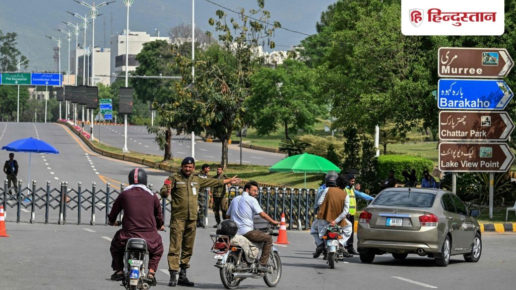 न US आया बात करने न ईरान, इंतजार में ठप हुआ पाकिस्तान; बैंक तक बंद