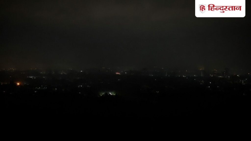 पाकिस्तान में बिजली गुल! हर दिन 2 घंटे 'ब्लैकआउट' का फैसला, जानें कब से कब...