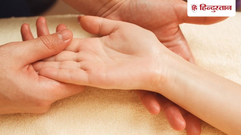 हस्त रेखा: लव लाइफ में मचेगा खूब बवाल, हाथ की ये लकीर डालती है शादी में रोड़ा