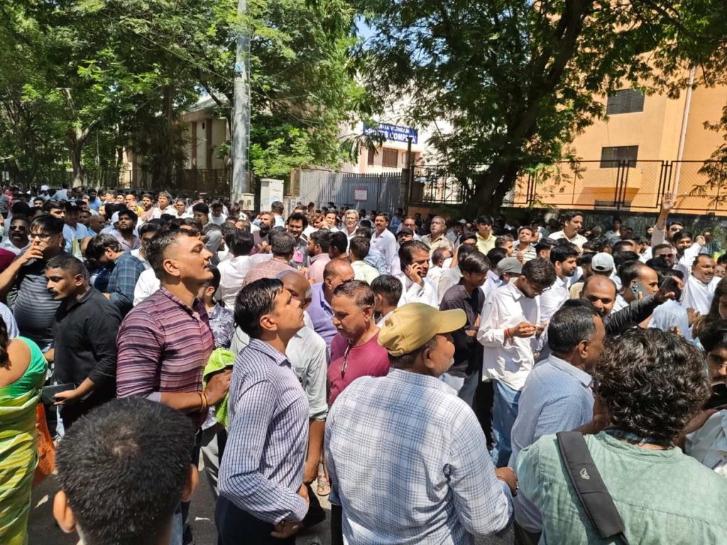 સુરત મહાનગર પાલિકામાં ભગવો લહેરાયો: કોણ બનશે નવા મેયર ?