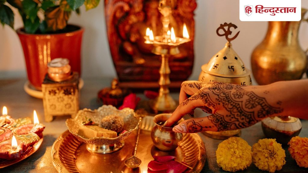 वास्तु शास्त्र: घर की इस दिशा में होता है देवी-देवताओं का वास? यहां ना रखें...