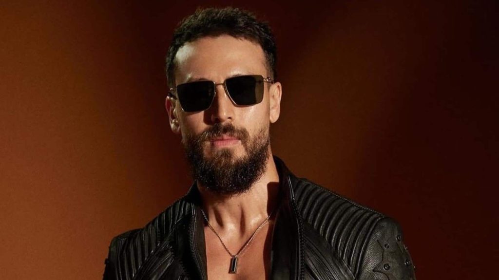 ટાઈગર શ્રોફે પૂણેમાં પોતાનો આલીશાન એપાર્ટમેન્ટ વેચ્યો, કમાયો આટલો નફો टाइगर श्रॉफ ने पुणे वाला अपना आलीशान अपार्टमेंट बेचा, कमाया इतना मुनाफा