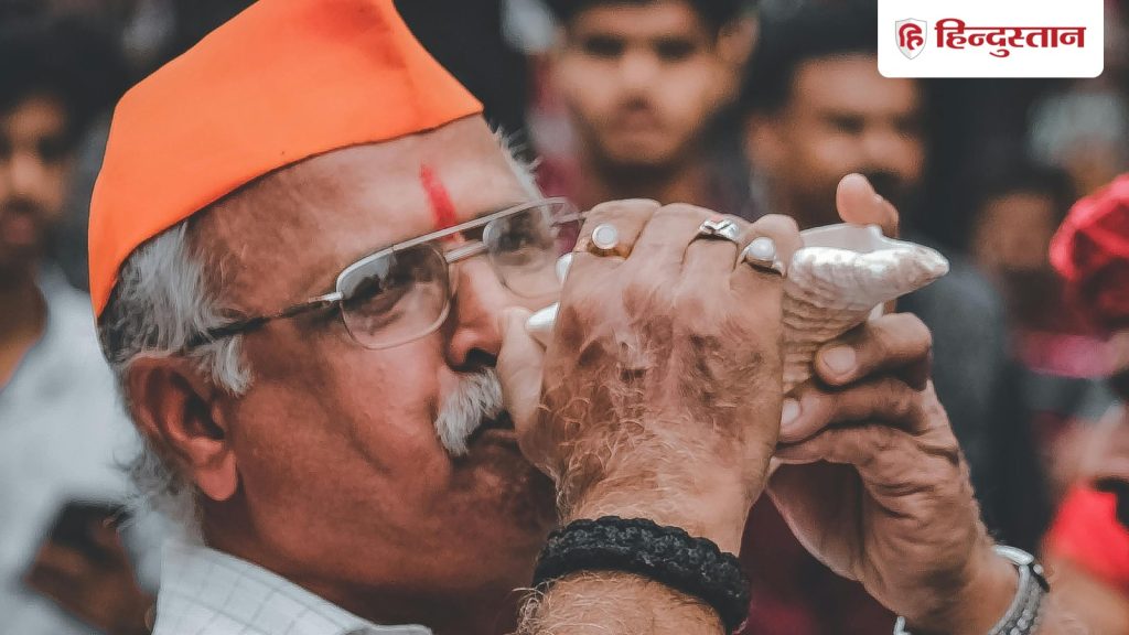 पूजा में हर रोज बजाते हैं शंख? ये है सही समय और मंदिर में रखने के 7 जरूरी नियम