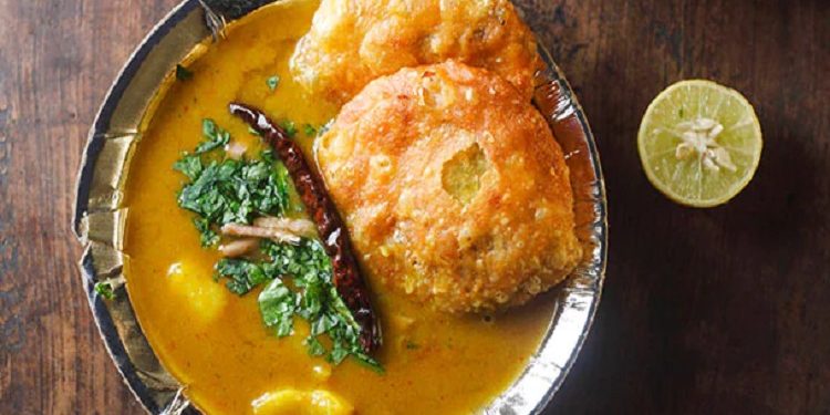 આ સ્વાદિષ્ટ વાનગી સ્વાદિષ્ટ લાગે છે, રેસીપી નોંધો Aloo Kachori