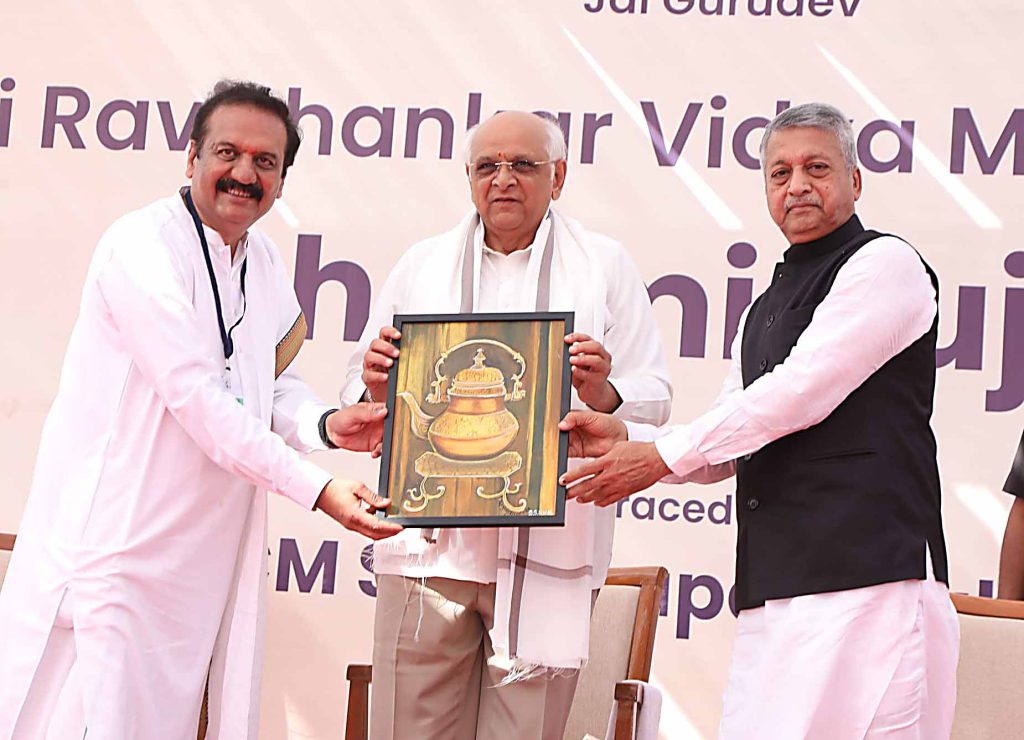 સાણંદના ગોધાવી ખાતે ‘શ્રી શ્રી રવિશંકર વિદ્યામંદિર’નું ભૂમિપૂજન સંપન્ન