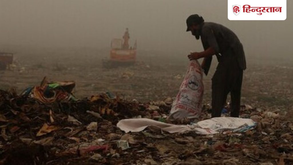 मांस के टुकड़े, गंदगी और भीषण बदबू; बकरीद के बाद पाकिस्तान में क्या-क्या झेल...